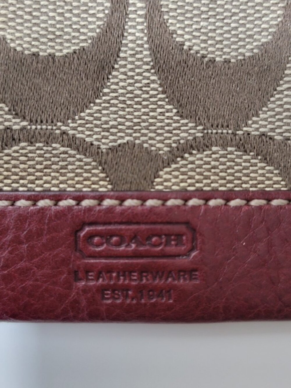 Coach Mini Skinny ID Case Signature Canvas Khaki Bordeaux Keyring Wallet Vintage - Picture 2 of 5